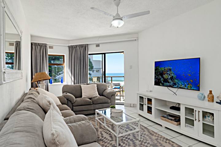 The Bay 17 Lounge